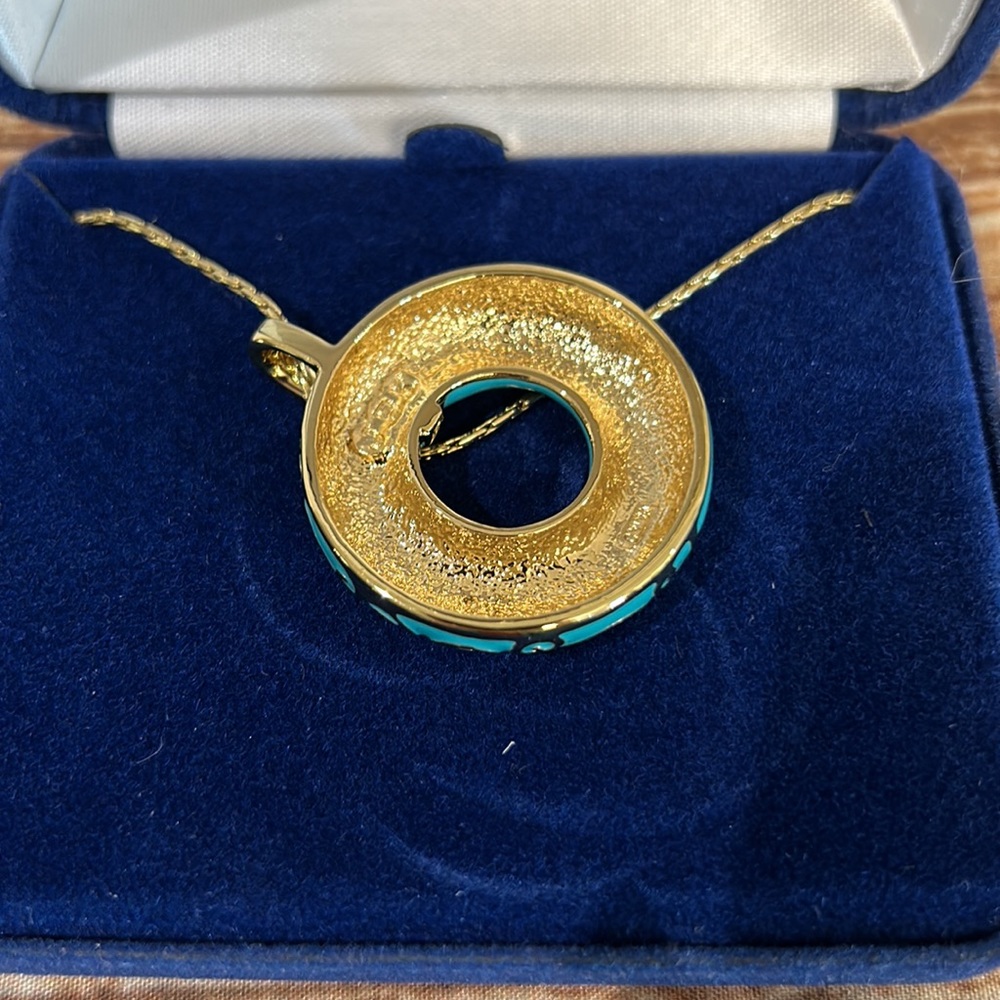 #31 Vintage Turquoise & Gold Overlay Pendant, JBK by Camrose & Kross, 16" chain - Picture 5 of 5